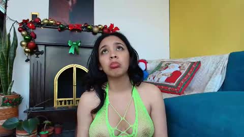 Snapshot of esmerald_1111 chatting on December 17, 2025, 3:51 pm Esmeralda online show from December 17, 2025, 3:51 pm