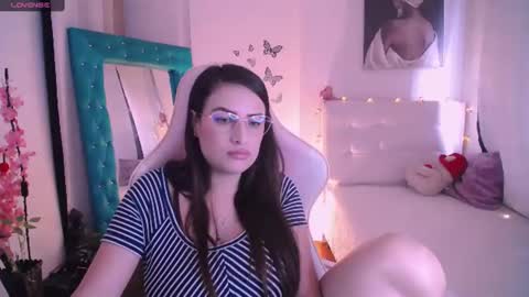 Snapshot of esmeralda098 chatting on February 16, 2025, 7:49 pm Esmeralda online show from February 16, 2025, 7:49 pm