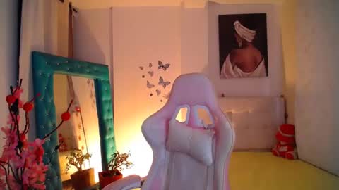 Snapshot of esmeralda098 chatting on March 7, 2025, 10:32 pm Esmeralda online show from March 7, 2025, 10:32 pm