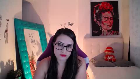 Snapshot of esmeralda098 chatting on September 28, 2025, 7:19 pm Esmeralda online show from September 28, 2025, 7:19 pm