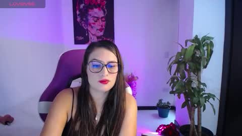 Snapshot of esmeralda098 chatting on November 14, 2025, 7:56 pm Esmeralda online show from November 14, 2025, 7:56 pm