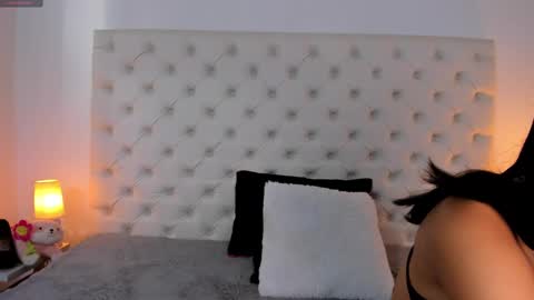 esmeralda  online show from February 8, 2025, 3:21 pm