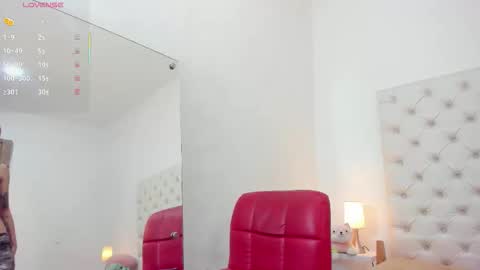 esmeralda  online show from September 22, 2025, 4:09 pm