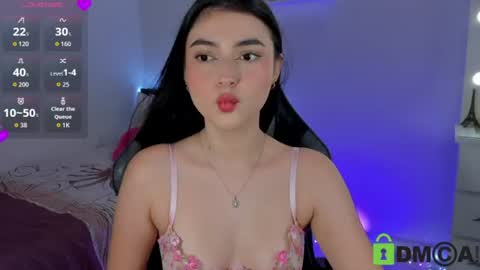 Snapshot of esmeralda_le chatting on June 14, 2026, 12:18 pm Esmeralda online show from June 14, 2026, 12:18 pm