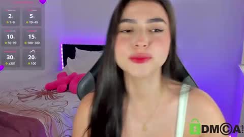 Snapshot of esmeralda_le chatting on July 16, 2026, 8:26 pm Esmeralda online show from July 16, 2026, 8:26 pm