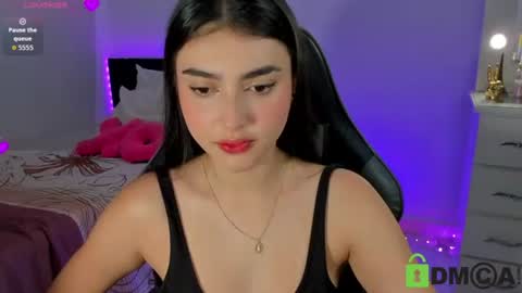 Snapshot of esmeralda_le chatting on July 17, 2026, 10:55 am Esmeralda online show from July 17, 2026, 10:55 am