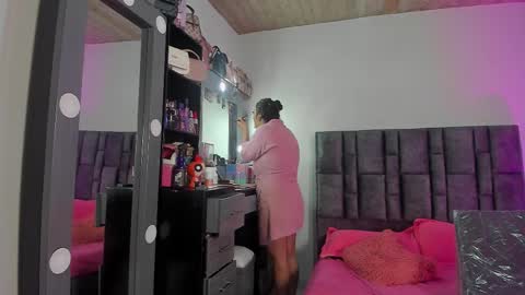 Perla online show from February 4, 2026, 4:40 am