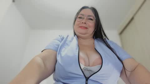 Esmeralda online show from February 3, 2025, 9:29 pm