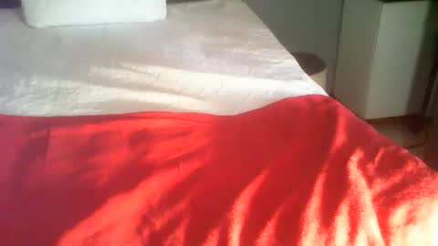 esonadoll online show from March 8, 2026, 12:53 pm