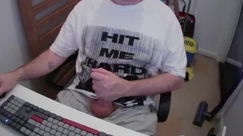 Morph online show from October 25, 2025, 7:52 pm