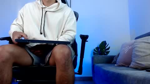 ESTEBAN online show from April 20, 2026, 11:02 am