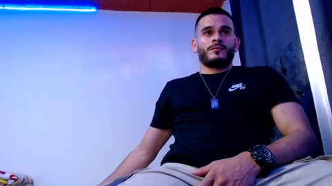 Esteban Fernandez online show from January 22, 2025, 9:54 pm