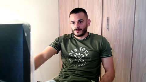 Esteban Fernandez online show from February 4, 2025, 7:55 pm