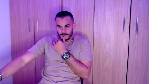 Esteban Fernandez online show from February 12, 2025, 5:37 am