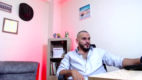 Esteban Fernandez online show from March 24, 2026, 3:00 am