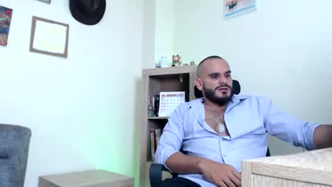 Esteban Fernandez online show from June 12, 2026, 6:12 am