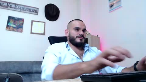 Esteban Fernandez online show from June 18, 2026, 9:19 pm