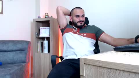 Esteban Fernandez online show from July 1, 2026, 4:36 am