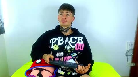 Esteban independent model online show from March 4, 2025, 1:38 pm