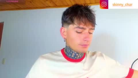 Esteban independent model online show from November 5, 2025, 12:27 pm