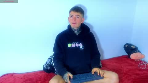 Esteban independent model online show from April 16, 2026, 9:37 pm