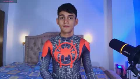 Esteban online show from September 19, 2025, 2:07 pm