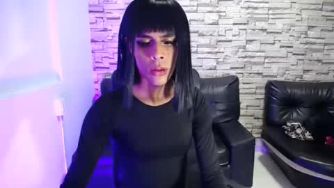 estefani robles online show from April 19, 2026, 11:29 pm