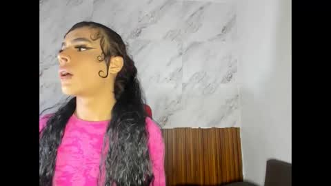 estefani robles online show from June 9, 2026, 11:27 pm