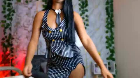estefymarquez online show from May 28, 2026, 7:00 pm