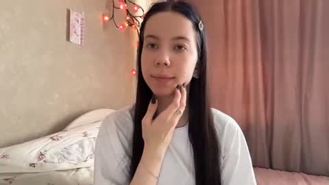 estellezdebski online show from July 23, 2026, 12:14 pm