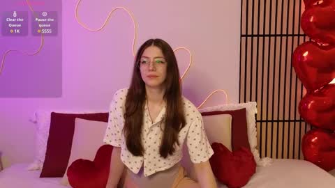 Ester online show from February 12, 2025, 9:54 pm