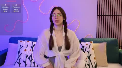 Ester online show from February 23, 2025, 9:48 pm