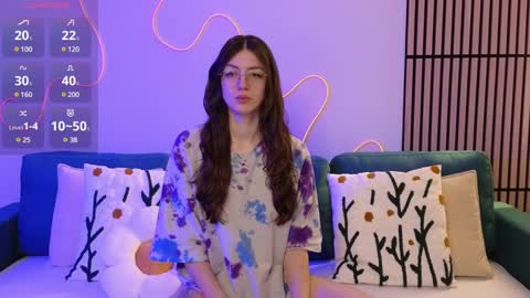 Ester online show from February 24, 2025, 9:09 pm