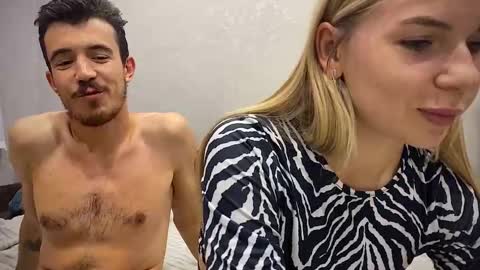 Ester online show from September 17, 2025, 3:24 pm