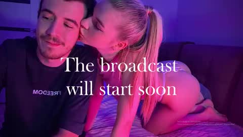 Ester online show from December 21, 2025, 5:09 pm