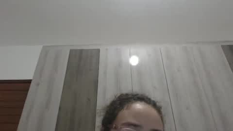 esteralcantara online show from April 5, 2026, 10:51 pm