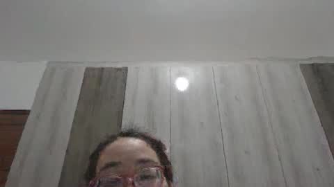 esteralcantara online show from April 18, 2026, 10:21 pm