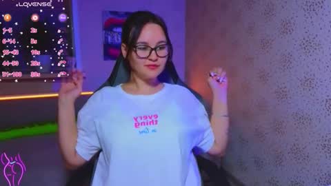 EsterPlayful online show from September 13, 2025, 4:07 pm