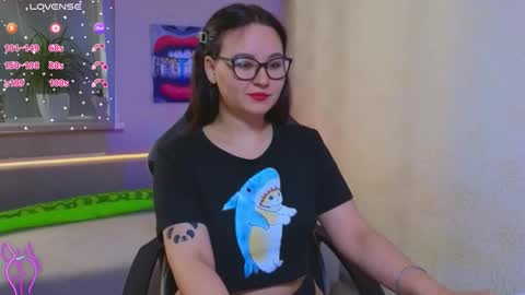 EsterPlayful online show from September 22, 2025, 1:13 pm