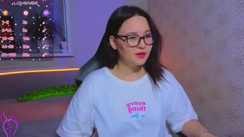 EsterPlayful online show from September 29, 2025, 5:18 pm