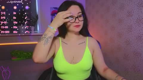 EsterPlayful online show from October 16, 2025, 6:47 am