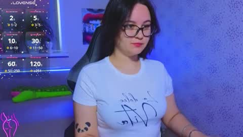 EsterPlayful online show from October 24, 2025, 9:17 am