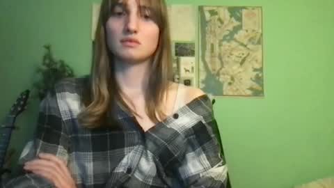 Snapshot of esthergreyplus chatting on February 1, 2025, 12:07 am Esther Grey online show from February 1, 2025, 12:07 am