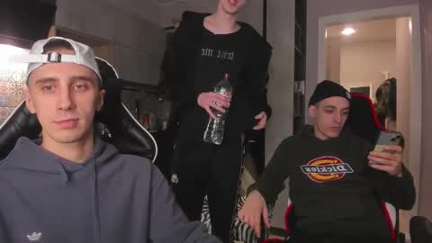 LOUIS online show from December 13, 2025, 10:04 pm