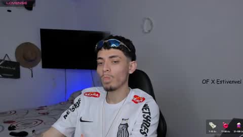 estivenvel online show from October 7, 2025, 4:48 pm