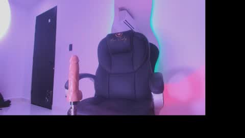 Estrella online show from November 30, 2025, 1:15 pm