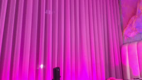 Estrella online show from April 17, 2026, 11:57 am