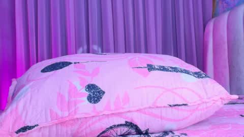 Estrella online show from April 19, 2026, 11:53 am