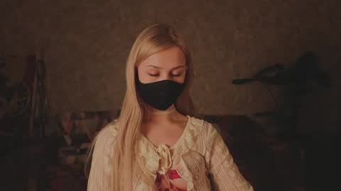 Sophia online show from April 28, 2026, 11:21 pm