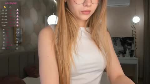 Elsa online show from March 3, 2025, 4:56 pm